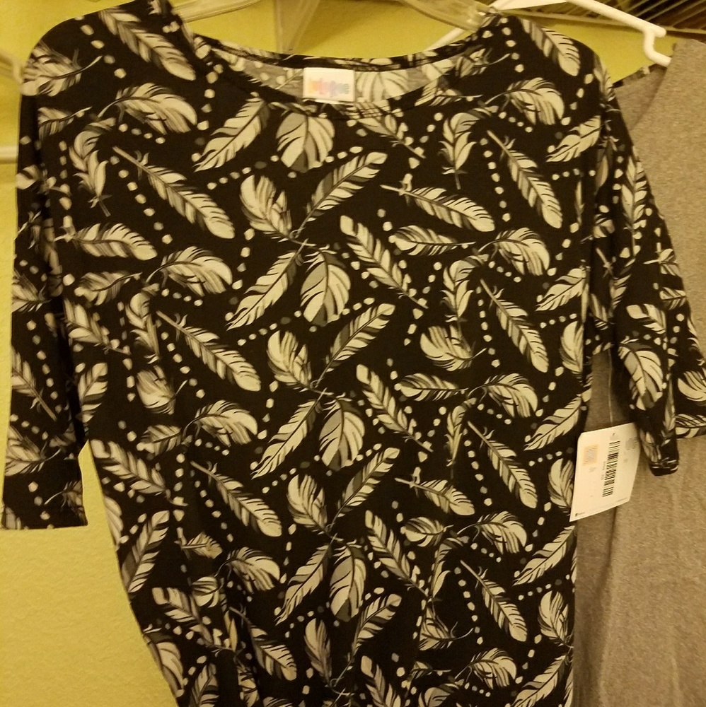 Bnwt lularoe xs irma feather unicorn